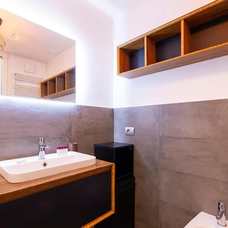 Daire I-host - Charming Loft In Navigli Milano